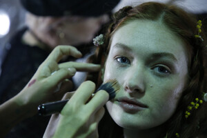 1113083062_LanyuBackstageFebruary2019NewYorkFashionzxL3N5WNyknx.thumb.jpg.255e25ca7ce6d8b7a42d3a2fe0885ad3.jpg
