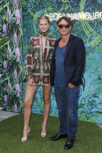 112580063_mcfan-celeblounge-net27-06-2019-09-27_11.jpg