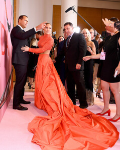 Jennifer+Lopez+CFDA+Fashion+Awards+Winners+RAqhJ31ZJJgx.jpg