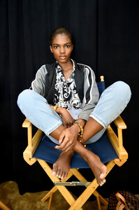 1166467475_JohannaOrtizResort20CollectionBackstage5MkekOoWW7Ix.thumb.jpg.76571c362f1063c8b9396d910d0980c9.jpg
