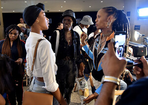1169550945_AlexanderWangCollection1BackstageAM8dp7gd7K9x(1).thumb.jpg.38d17bd67cfc07fde96e723dfeabfb8f.jpg
