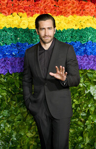 Jake+Gyllenhaal+73rd+Annual+Tony+Awards+Red+9vAIIPbLQ7fx.jpg