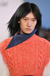 1172617497_ClaudiaLiRunwayFebruary2019NewYorkFashiongs7aKoudKuax.thumb.jpg.d682757611703f49413114dd593f5822.jpg