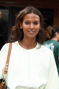 Liya+Kebede+Louis+Vuitton+Front+Row+Paris+JzZU0CJ9YAwx.jpg