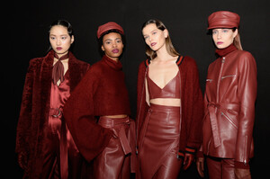 1193479238_SallyLaPointeBackstageFebruary2019NewKdYQJyP1Mkox(1).thumb.jpg.a796a77079df1ce2c4e799b631a1fbe2.jpg