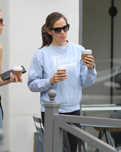 Jennifer+Garner+morning+coffee+YWfEHP4toopx.jpg