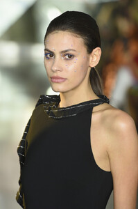 1202170588_ChristianSirianoRunwayFebruary2019NewXqP6LrHbnxhx.thumb.jpg.bc58c870be202cd40ace56072ad8cd07.jpg