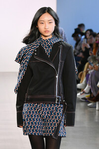 1204217744_ClaudiaLiRunwayFebruary2019NewYorkFashion_TmJQEG03Bfx.thumb.jpg.f5209d70ced493a385731ccaf3b5579d.jpg