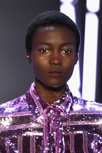121266285_SallyLaPointeRunwayFebruary2019NewYorkn6F_bDv_bs8x.thumb.jpg.ac3e14970bea0dbfe9c0041bb186e569.jpg