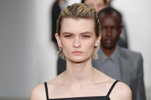 1218499867_HelmutLangRunwayFebruary2019NewYorki61mwbAmp8vx.thumb.jpg.a818be76a7748a13f0653a8696b6da66.jpg