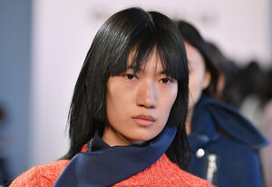 1246197047_ClaudiaLiRunwayFebruary2019NewYorkFashionmsgV1mLVs8vx.thumb.jpg.9871912b1bcb319f7f90aa41cb500668.jpg