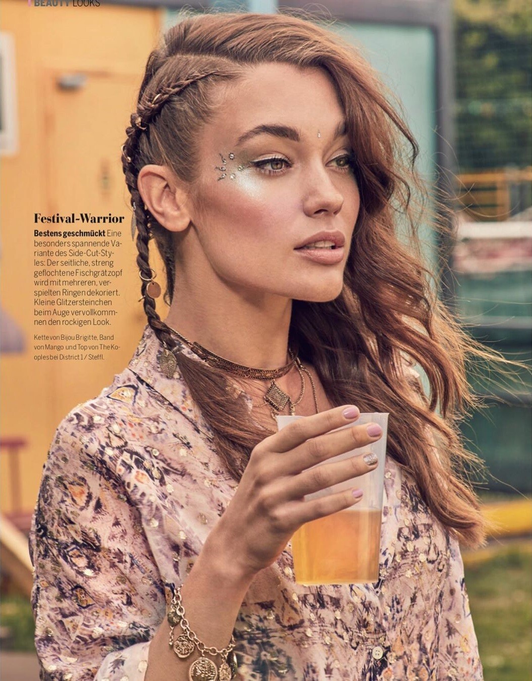 https://www.bellazon.com/main/uploads/monthly_2019_06/1287695423_NicoleVolfovamadonna24c.jpg.fe5cc0ff252e474c49433066340fbaed.jpg