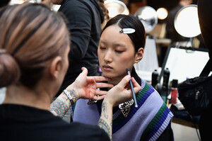 1288873759_CushnieBackstageFebruary2019NewYorkFashionL1-4EZ-3Sfhx.thumb.jpg.8e6218233f9c3562a1392a5b611b1250.jpg