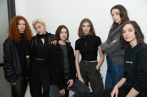 1299899041_ElieTahariBackstageFebruary2019NewYorkOA6AAyeu-JKx(1).thumb.jpg.0520b23cf4fc743f60f201f6e0edb8db.jpg