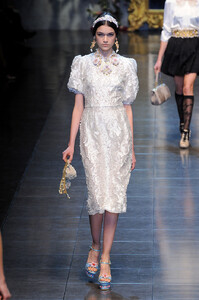 1310405399_DolceGabbanaFall20127dySq1AFWChx.thumb.jpg.3397503e8a1971158fa506786c83dfa4.jpg