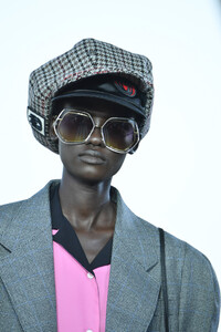 1312400241_MiuMiuClub2020RunwayYdPl9xrTD0px.thumb.jpg.1661505ee3fb985ef4627d30f4ad9244.jpg