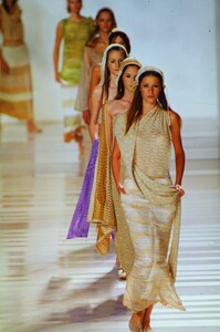 1326918989_missoni-ss-1999(6).thumb.jpg.d4f67276e80afee71635ff27d6525517.jpg