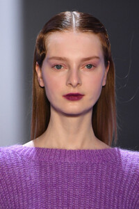 1331924679_SallyLaPointeRunwayFebruary2019NewYorkS7kiOxC2-myx.thumb.jpg.43a07faf658eb79bfe64b478bb202119.jpg