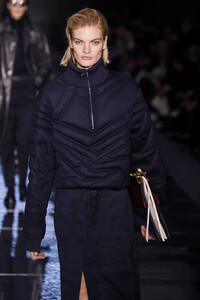 1342133324_BOSSWomenswearMenswearRunwayFebruary2019JuOmgNhIntfx.thumb.jpg.64c0068258742849cfe0427d6114897b.jpg