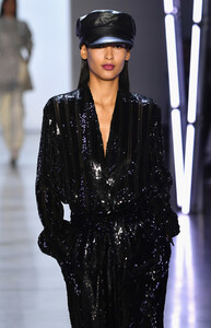 1342439509_SallyLaPointeRunwayFebruary2019NewYorkPWZV5apl2AOx.thumb.jpg.f245c6e127bce1e710e9ddde40cc2976.jpg
