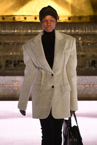 1346699611_AlexanderWangCollection1RunwayjLMxq64-jbxx.thumb.jpg.77e473abba0852b4c9103c5788f94012.jpg