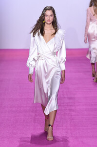 1349313454_LanyuRunwayFebruary2019NewYorkFashionznTvV-joUrux.thumb.jpg.c549106522938b42d132f58f08bf08bc.jpg