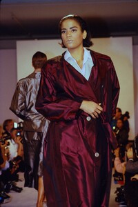 1356462396_isaac-mizrahi-ss-1990-veronica(1).thumb.jpg.e617f1439cd06a42105e85dbcd3fbfe9.jpg