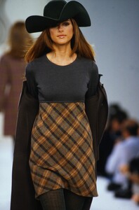 1359481615_bill-blass-fw-1994-tasha(1).thumb.jpg.de0674ae31bf34f3b279cbf625629e79.jpg