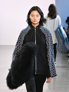 1369404593_ClaudiaLiRunwayFebruary2019NewYorkFashion6iEcOPDEznkx.thumb.jpg.5e3063adb09b029ea170ea32211730cf.jpg
