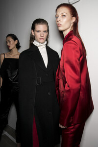 1370706326_helmut-lang-bks-v-rf19-4405(1).thumb.jpg.efa3dc4ee9978adccbf0f4b08863f66c.jpg