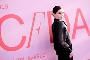 Hilary+Rhoda+CFDA+Fashion+Awards+Arrivals+f4zxQyILVqMx.jpg