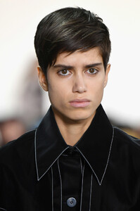 1426481131_CalvinLuoRunwayFebruary2019NewYorkFashionNg73Yiou2-ax.thumb.jpg.d94924ce8992e26f43de95afea9b3c40.jpg