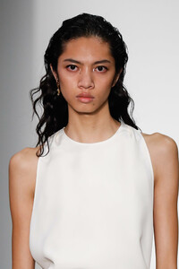 1428685796_HelmutLangRunwayFebruary2019NewYorka1_kkhv4GYYx.thumb.jpg.34ff5494eacbf5735ec333b63d143185.jpg
