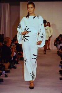 1439311601_isaac-mizrahi-ss-1990-cindy(1).thumb.jpg.2004e16a2b35189a5e98aa44ef918e6d.jpg