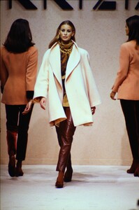 1448528506_niki(2).thumb.jpg.193037a73b91d6fe93a5dbdc97c58208.jpg