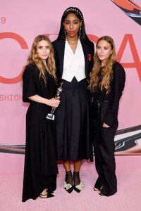Ashley+Olsen+CFDA+Fashion+Awards+Winners+Walk+4WRY5xUYAyRx.jpg