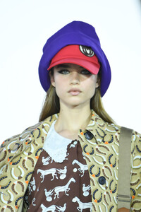 1457792225_MiuMiuClub2020Runwayt_mZjThta9Fx.thumb.jpg.076af29bef5f4f744e3a48109962e395.jpg