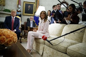 14710036-7134179-The_first_lady_said_it_was_great_to_have_the_Polish_first_couple-a-62_1560379545989.jpg