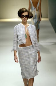 1472187700_PaulSmith2001WomenRTW58.thumb.jpg.d4772e4be2782eea11101b21c0765ee7.jpg