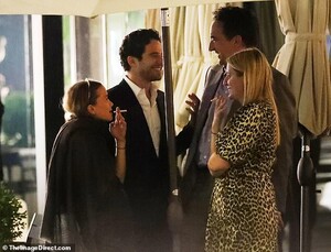 14804000-7143375-Tying_the_knot_Olivier_and_Mary_Kate_dated_going_back_to_2012_an-m-93_1560546356232.jpg