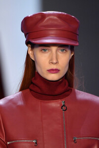 1481865562_SallyLaPointeRunwayFebruary2019NewYorkJBpRECBMjbUx.thumb.jpg.14f7c1b93f90e856d66b2c1b30fabdad.jpg
