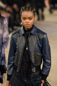 1504542741_Coach1941RunwayFebruary2019NewYorkFashion6bg-zFlHTTsx.thumb.jpg.c7811b9c3941a1a0905138767cfb1d4d.jpg