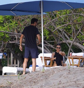 15059986-7165251-Friendly_exes_While_Scott_went_shirtless_in_the_water_to_show_of-a-13_1561077889364.jpg