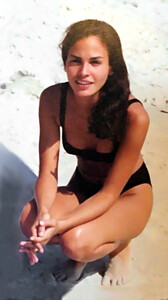 1523130237_InesSastreyoungbeach.thumb.jpg.5d7334e56dc9c1f55f4b5e82f1c91435.jpg