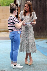 15231554-7179017-Kate_pictured_with_Ffion_Turner_was_made_an_Honorary_Member_of_t-a-87_1561480168225.jpg