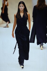 1545548069_salvatore-ferragamo-ss-1994-patricia(10).thumb.jpg.45129c46475f1de9eaaf00fc4905ab7f.jpg