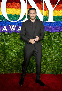 Jake+Gyllenhaal+73rd+Annual+Tony+Awards+Red+EP548IjSfJdx.jpg
