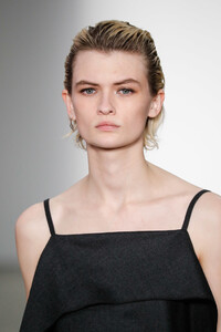 1594087847_HelmutLangRunwayFebruary2019NewYorkZedDg2s8rT5x.thumb.jpg.a4ea415f83bd1b53bd4db3e7da8b606b.jpg