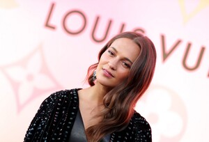 vik270619BZNimage5.jpg