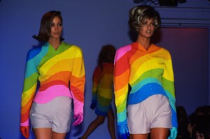 1615612297_thierry-mugler-ss-1990(10).thumb.jpg.3c114d09b38c303b672ea8babfc9b306.jpg